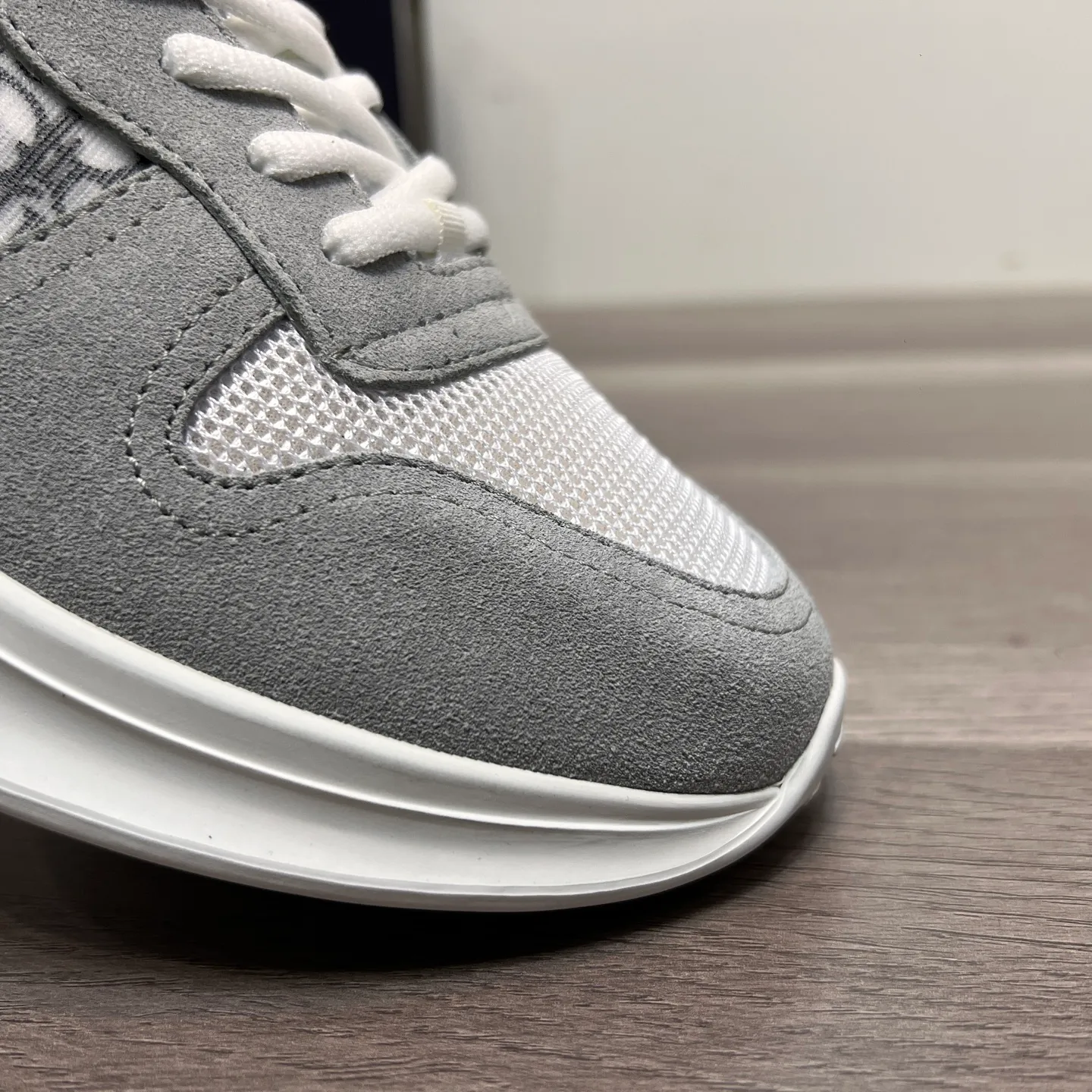 Men's Men's Shoes 💰: 380💰《Dior》The latest and most popular casual shoes, top brand [seduce] luxury~purchase, top~quality. [Strong] The upper is made of imported breathable cowhide with material ➕ breathable sheepskin feet (•) and fine workmanship. Original stylish and stylish soft rubber wear-resistant foreskin outsole, light and comfortable on the foot, size: 38-44, (customized 45, 46), four colors available